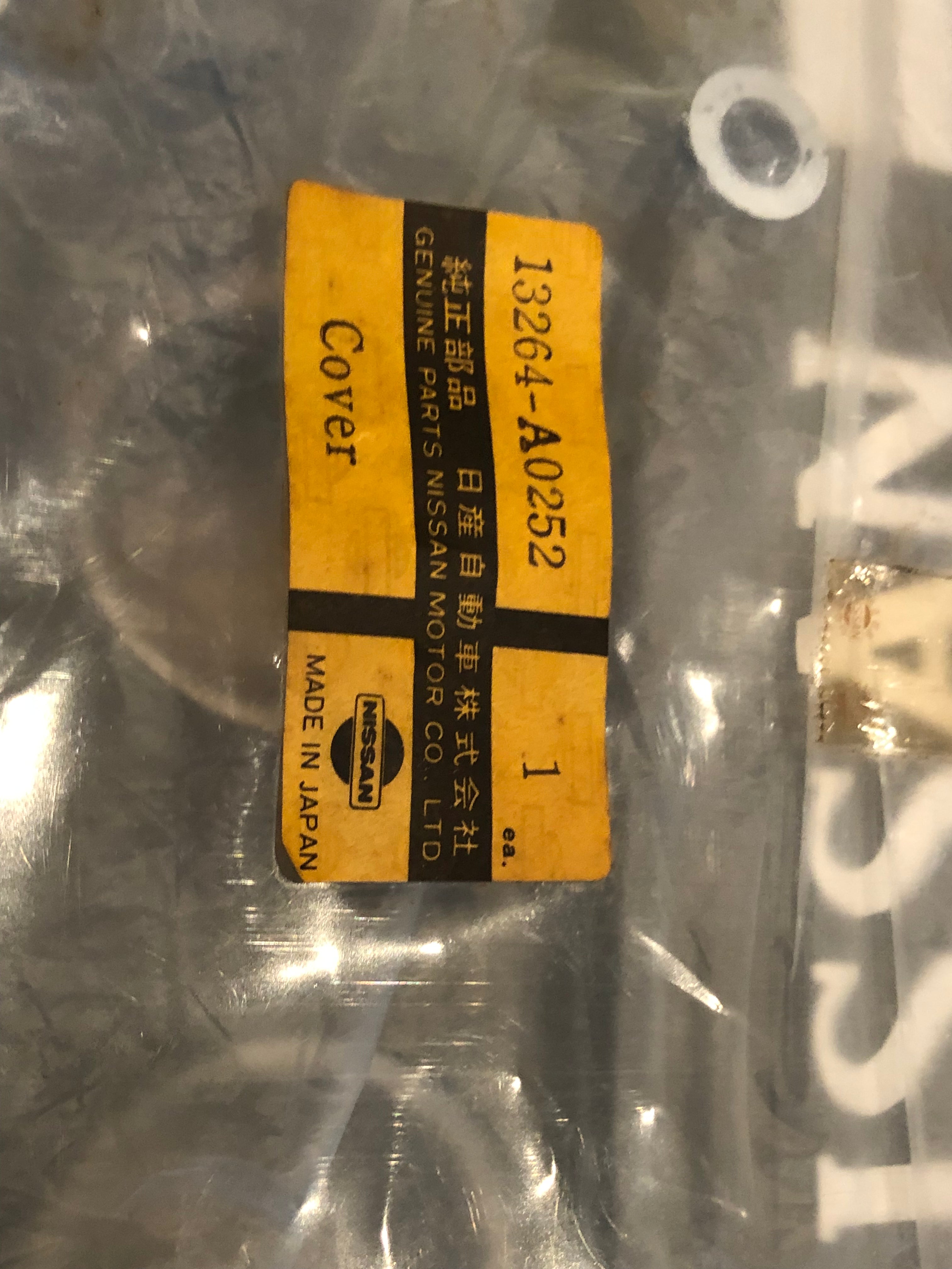 たくと S20 Valve Cover Genuine Nissan NOS 13264-A0252 for Skyline
