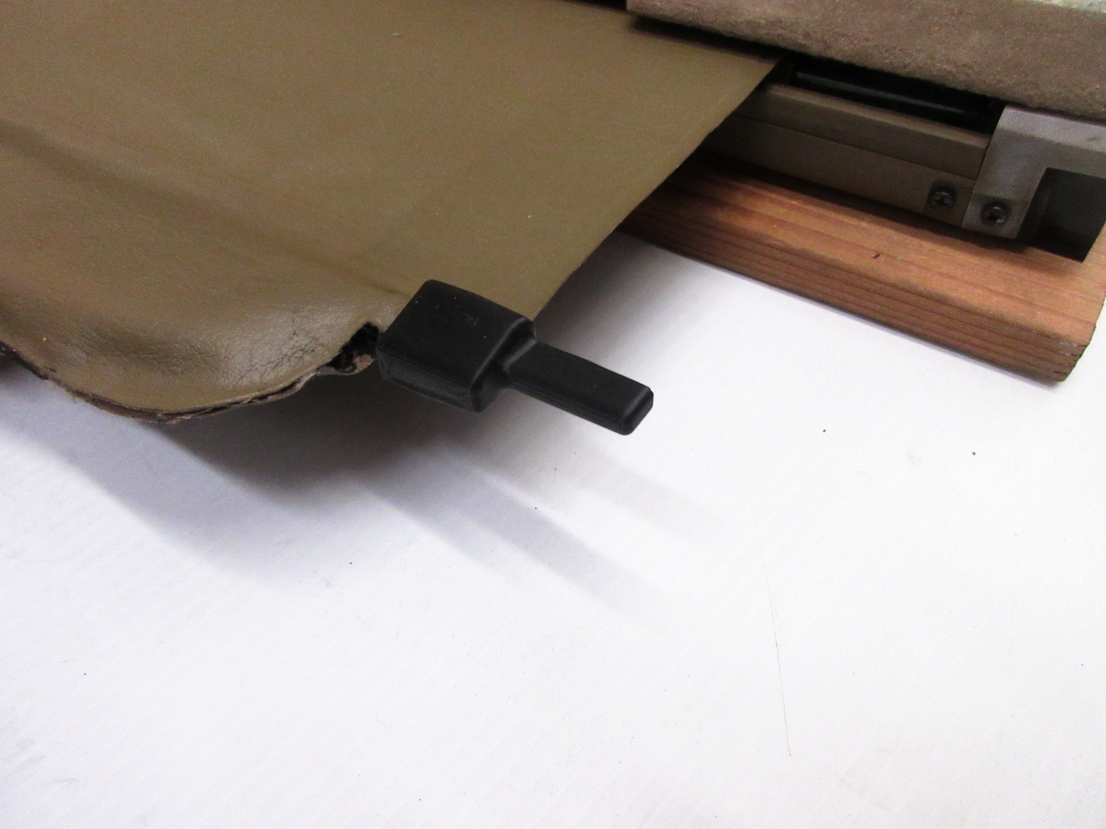 切手box 1979-1981 Datsun 280ZX S130 Under Hood Relay Box Non Turbo