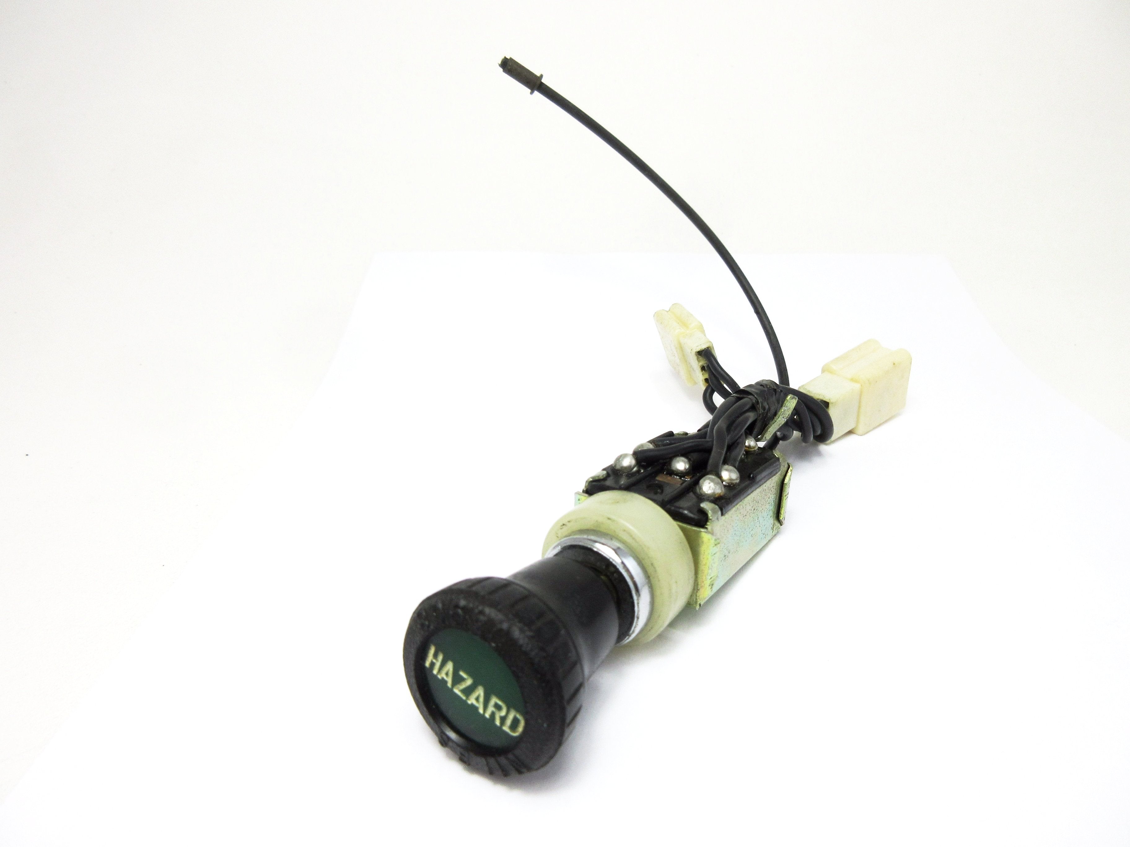 Rebuilt hazard switch restored for 1973 Datsun 240Z – JDM