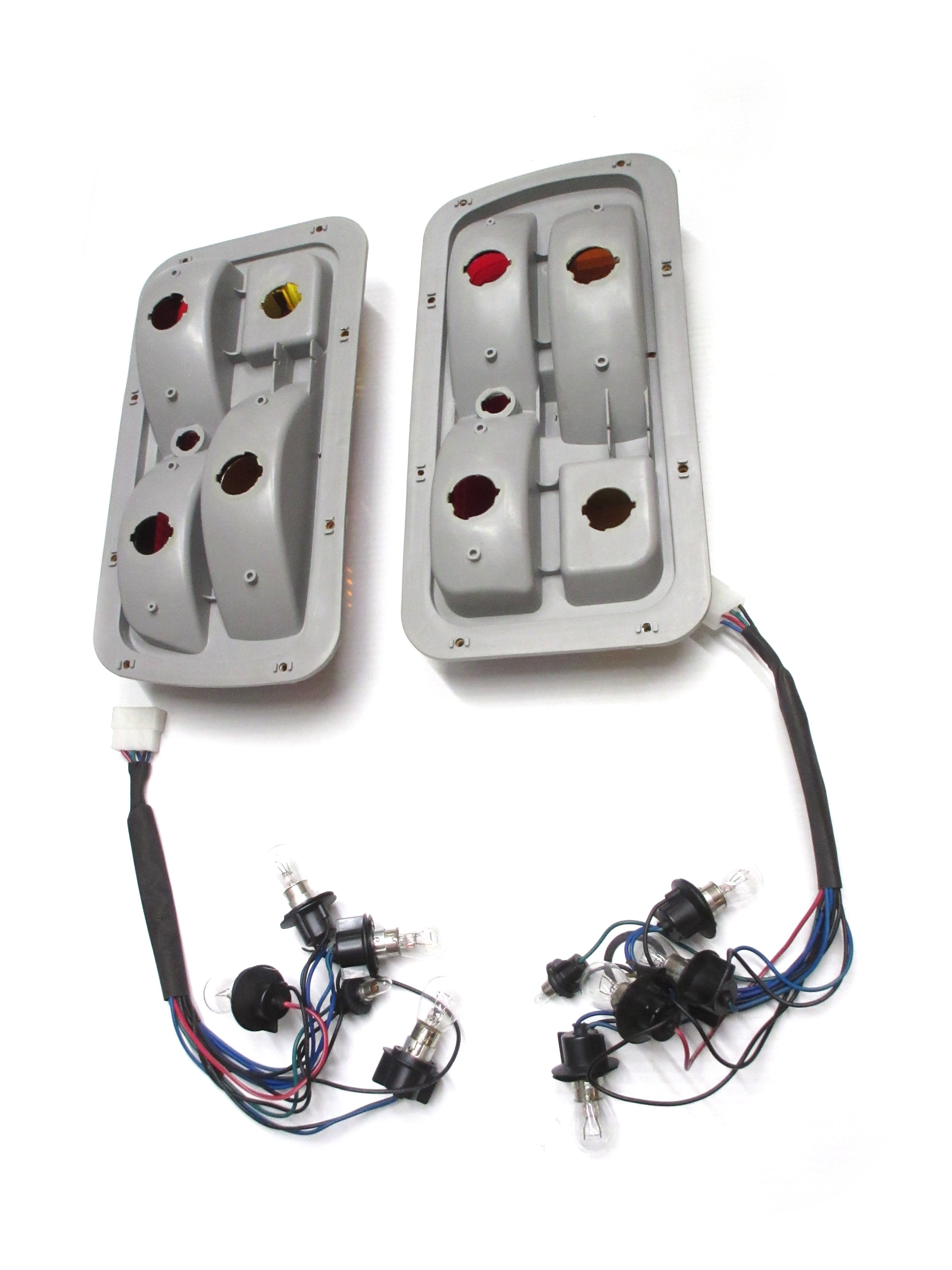 Blem Unit Sale) Reproduction Tail Light Set for French Spec Datsun