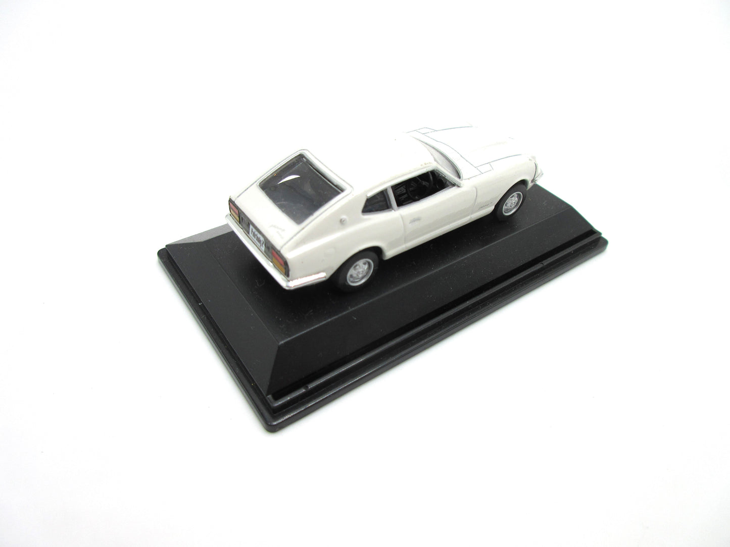 Real X 1/72 Nissan Fairlady Z-L  2 by 2 Die Cast White With Base No Box