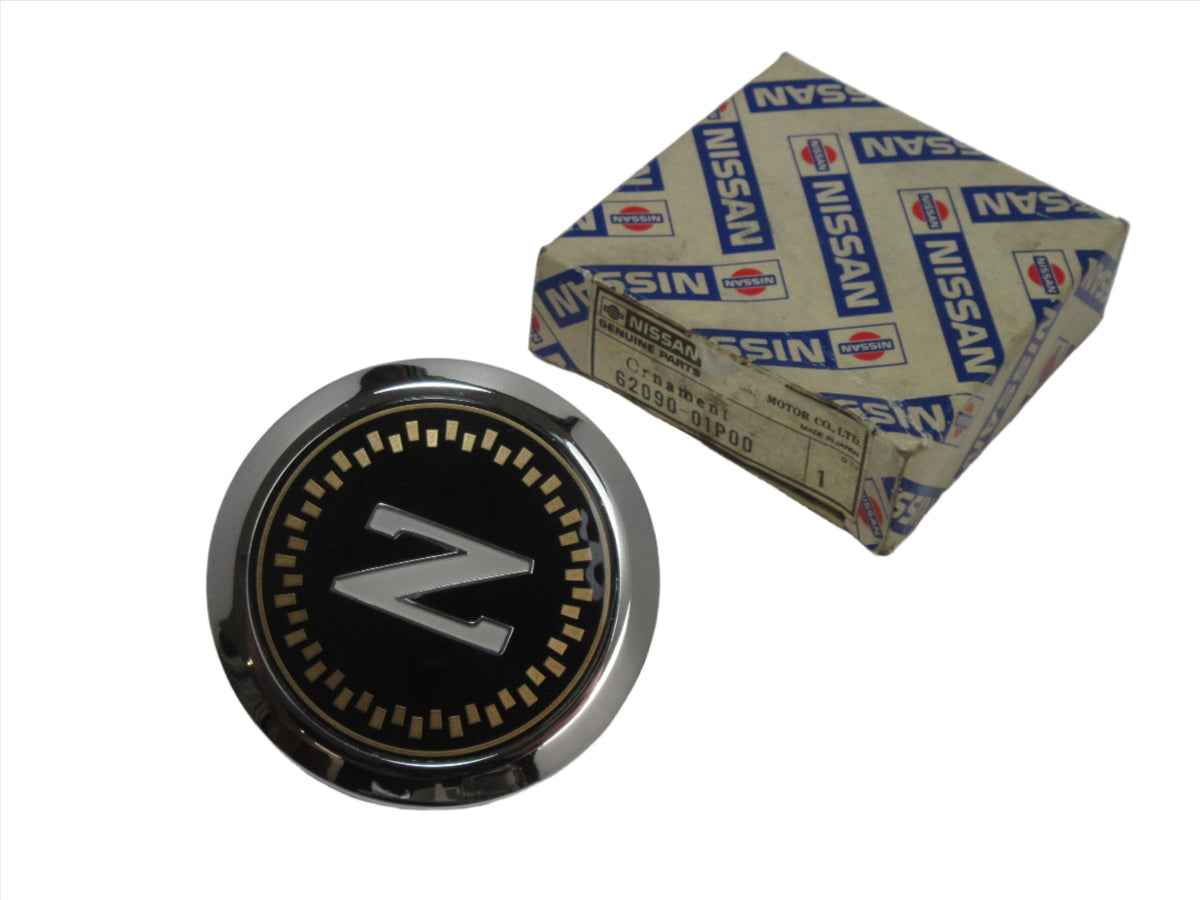 Hood Emblem for Datsun 300ZX Z31 62090-01P00 Genuine Nissan NOS 