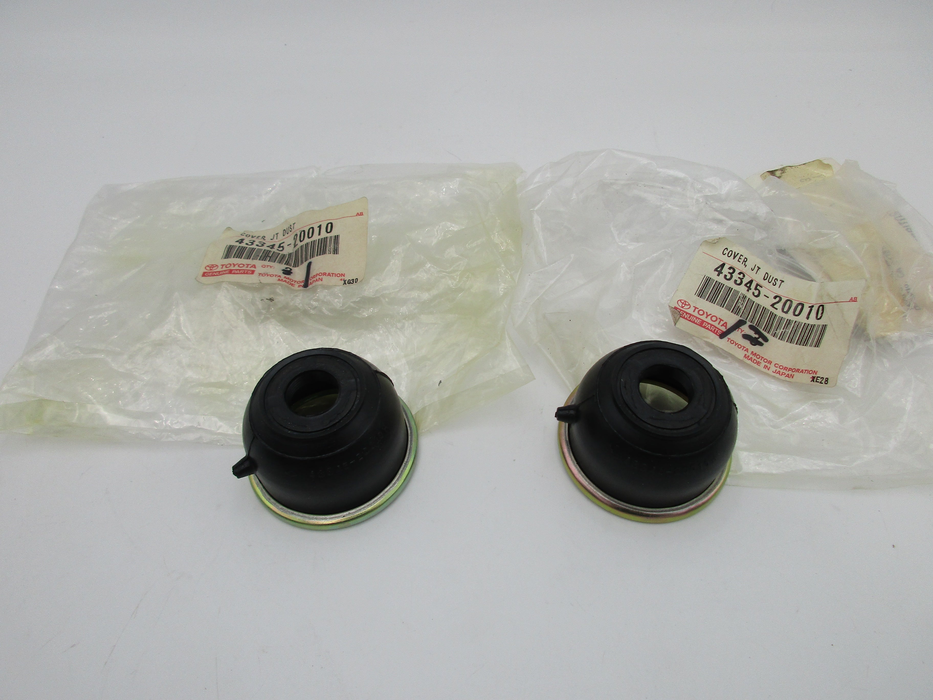SALE-T42 Lower Ball Joint Dust Cover 43345-20010 x2 Set for Toyota