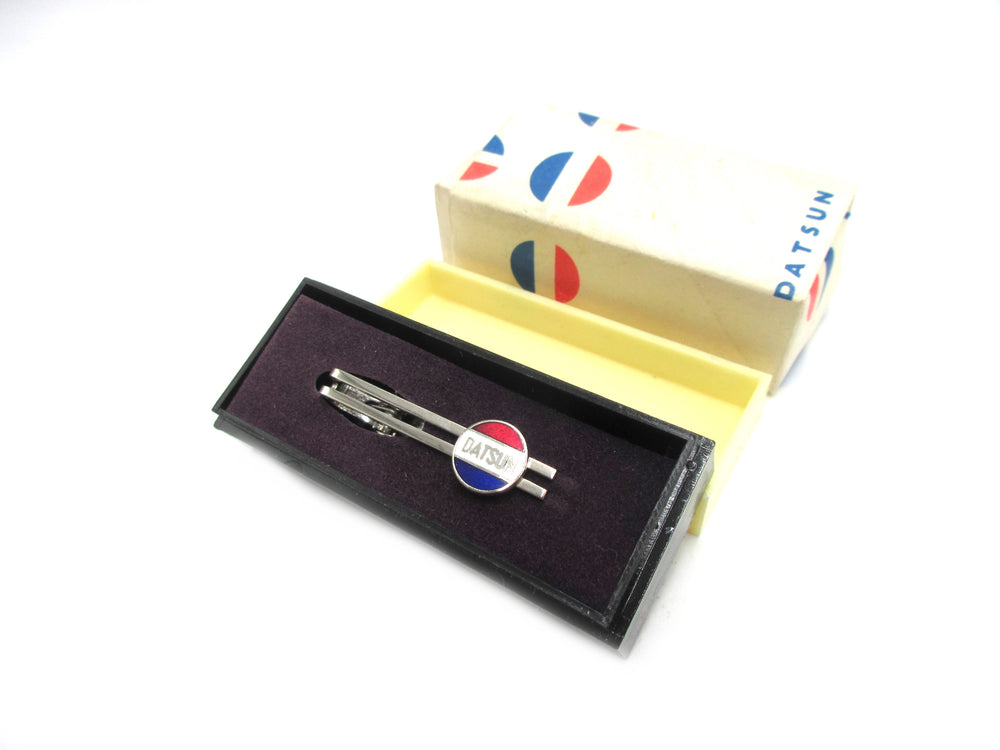 Vintage Datsun Employee Official Tie Clip Round NOS with Box with Nissan Wrap