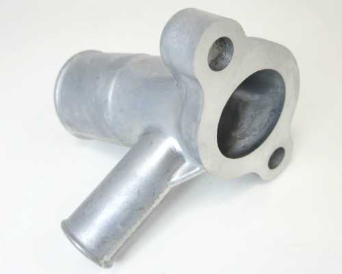 
                  
                    Radiator lower hose inlet for Datsun 240Z 260Z
                  
                