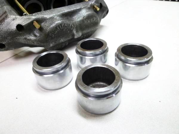 MK63 Front Caliper Piston Set for Skyline Hakosuka / Kenmeri