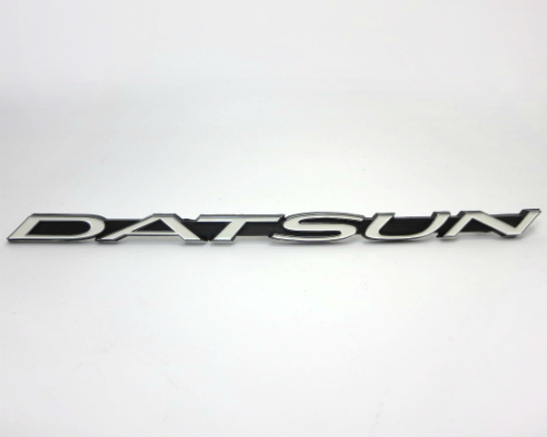 Datsun 240Z fender emblem
