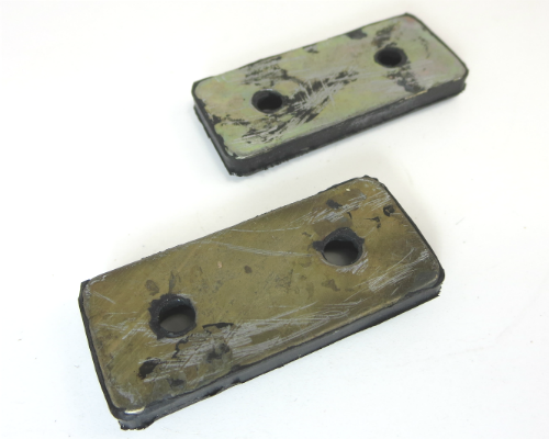 
                  
                    Rear hatch upper bumper set for 1969-'73 Datsun 240Z
                  
                