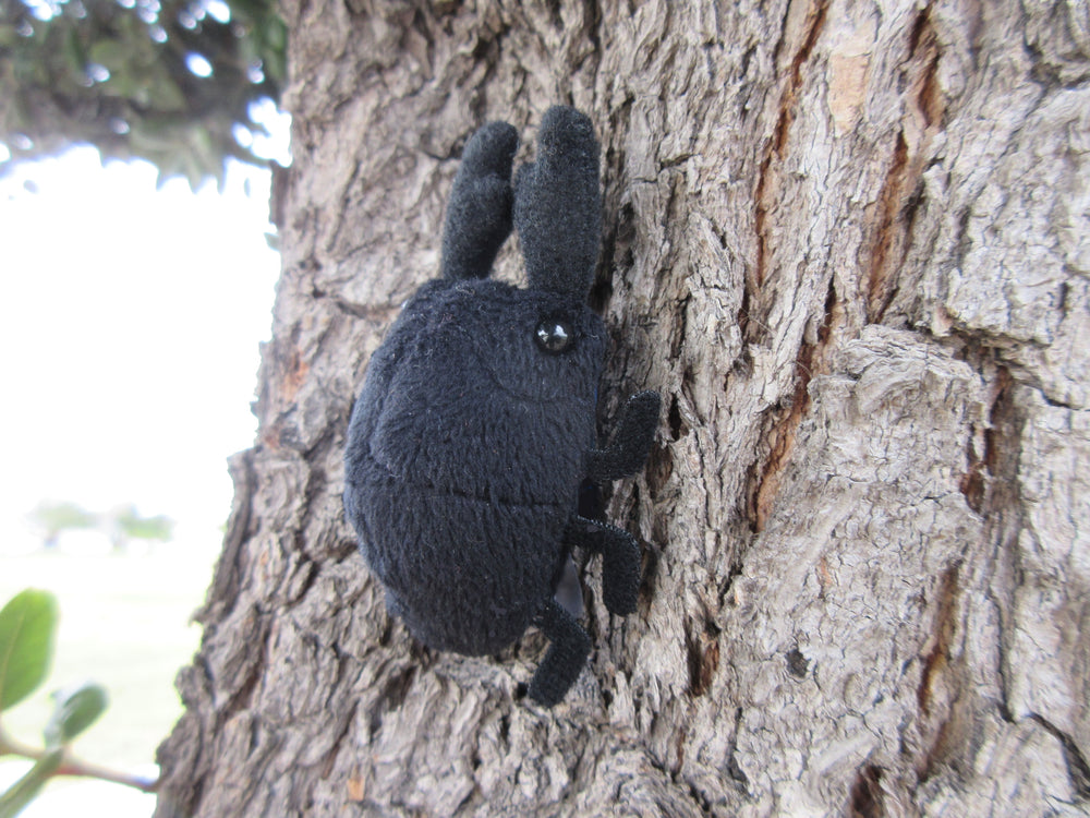 Japanese Giant Stag Beetle “Kuwagata” Plush Magnetic