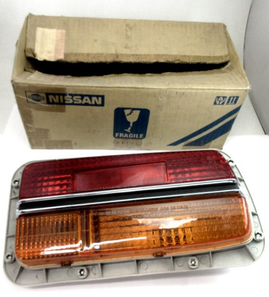 Datsun 240Z Genuine Nissan French Version Tail Light RH Side NOS 26556-E8100