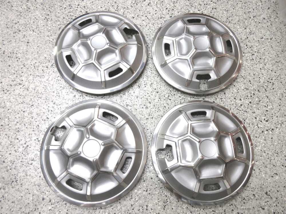 Datsun Sunny 1200 B210 B211 140Y 140Y NOS Hub cap set